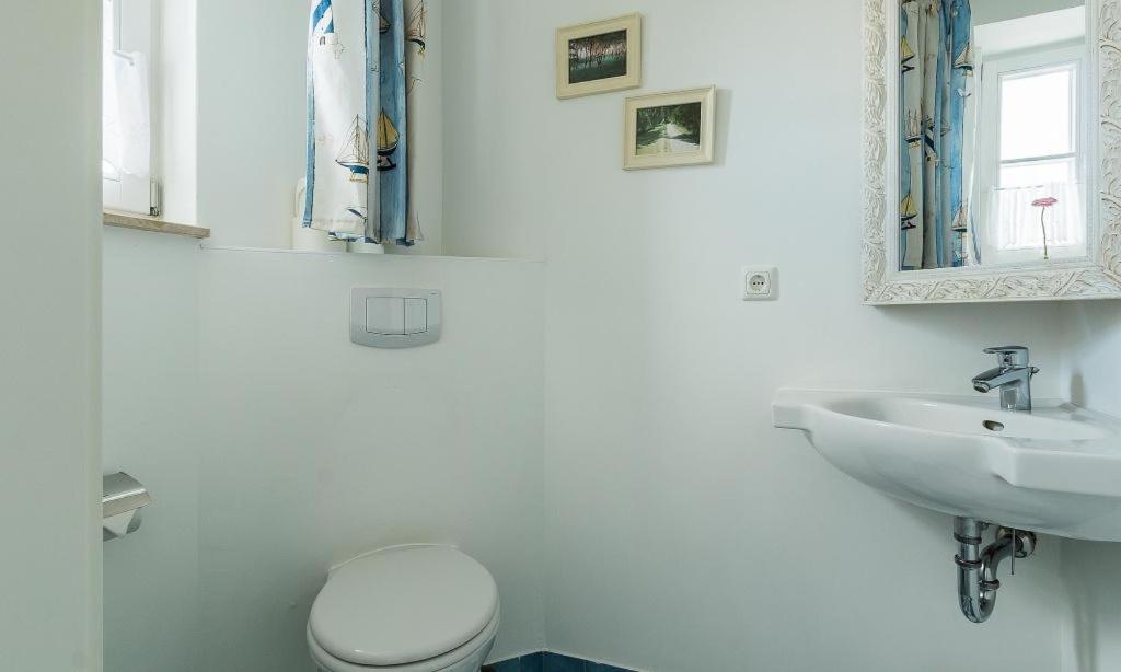 Hus In Lee Lägenhet Born Exteriör bild